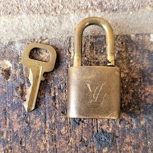 LOUIS VUITTON Lock and Key